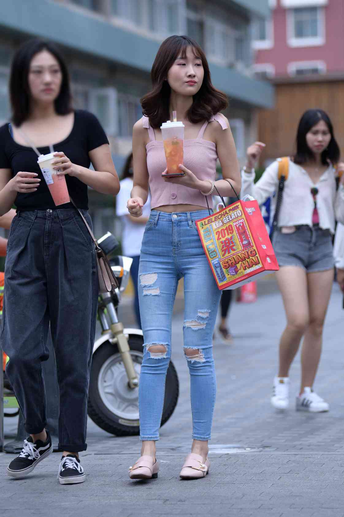 图片[2]-【免费】紧身牛仔裤女生【18P】04014-花间社