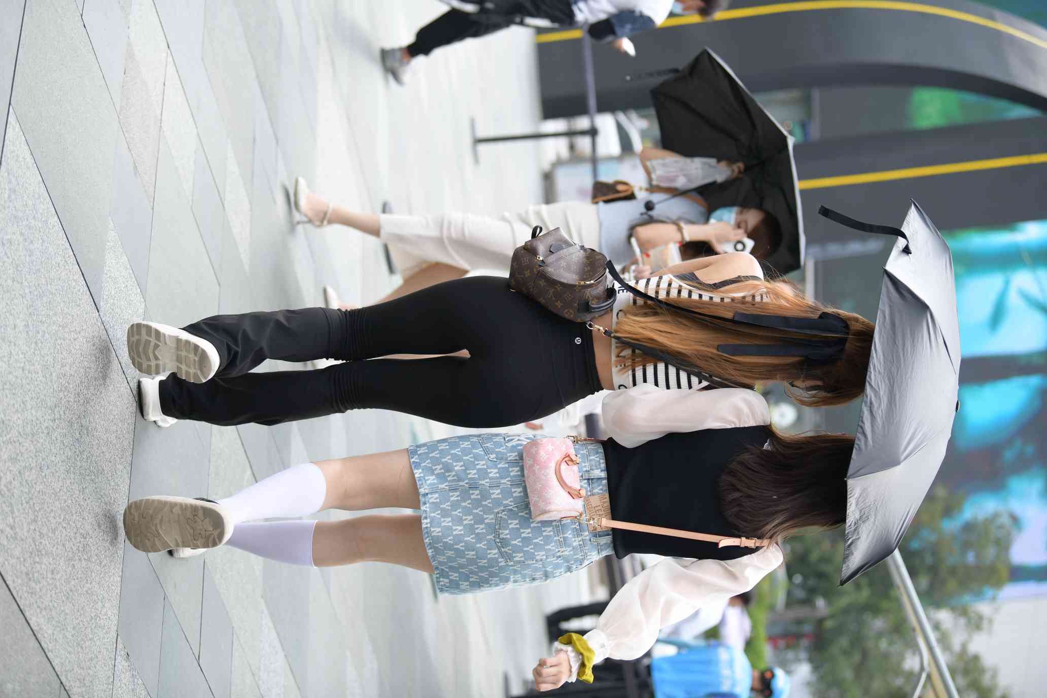 图片[3]-打伞的瑜伽裤姑娘【93P】04032-花间社