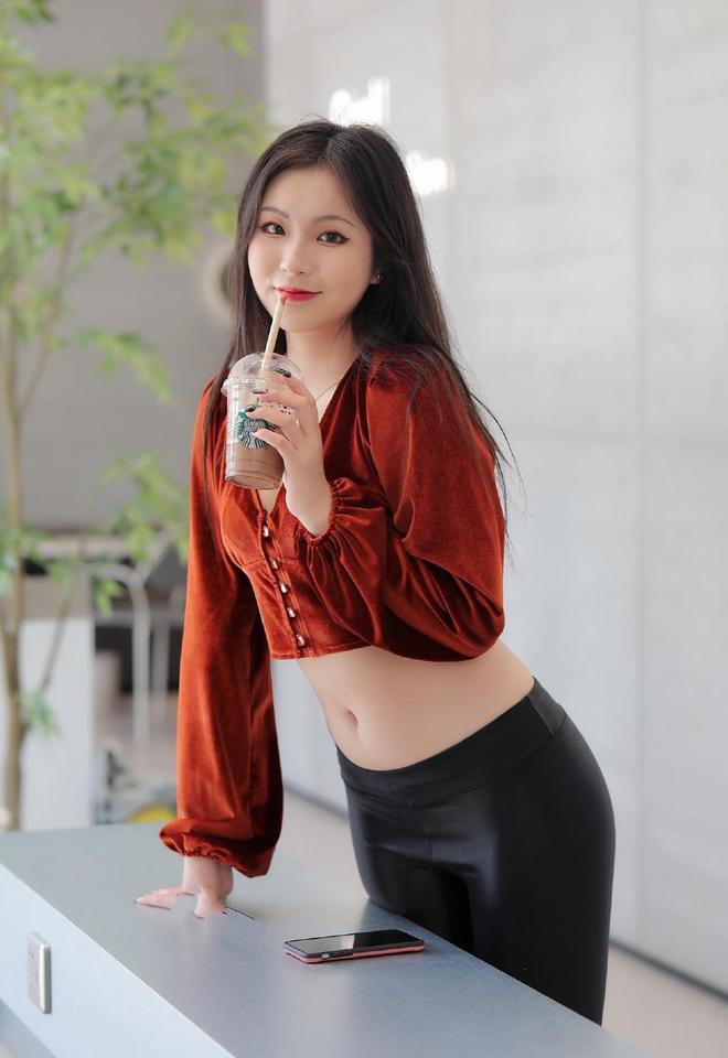 图片[3]-非常甜美的皮裤女孩 J1236 322P11V-16.4GB-花间社