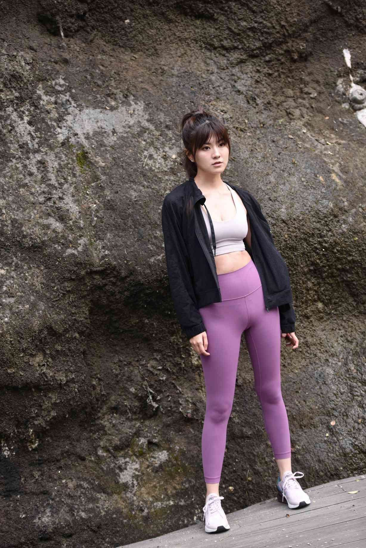 图片[3]-香芋色瑜伽裤高马尾女孩【111P】04039-花间社