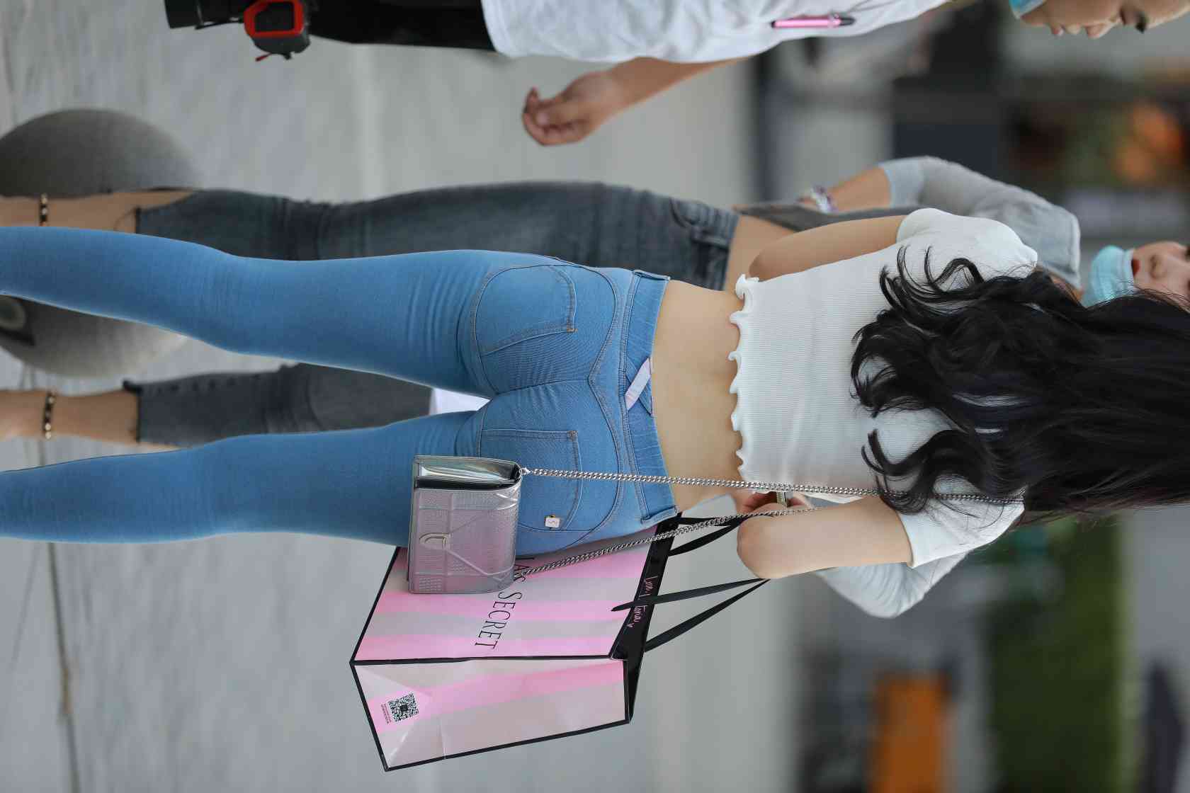 图片[5]-非常漂亮的紧身牛仔裤女孩【115P】04016-花间社