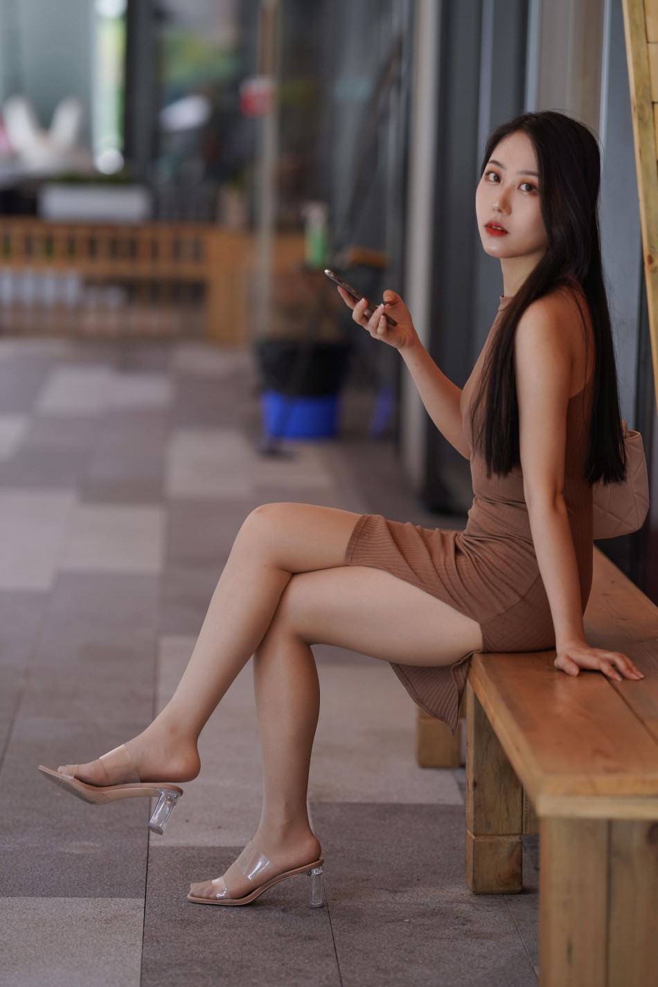 图片[5]-超有女人味的姑娘短裙逛街【400P】00049-花间社