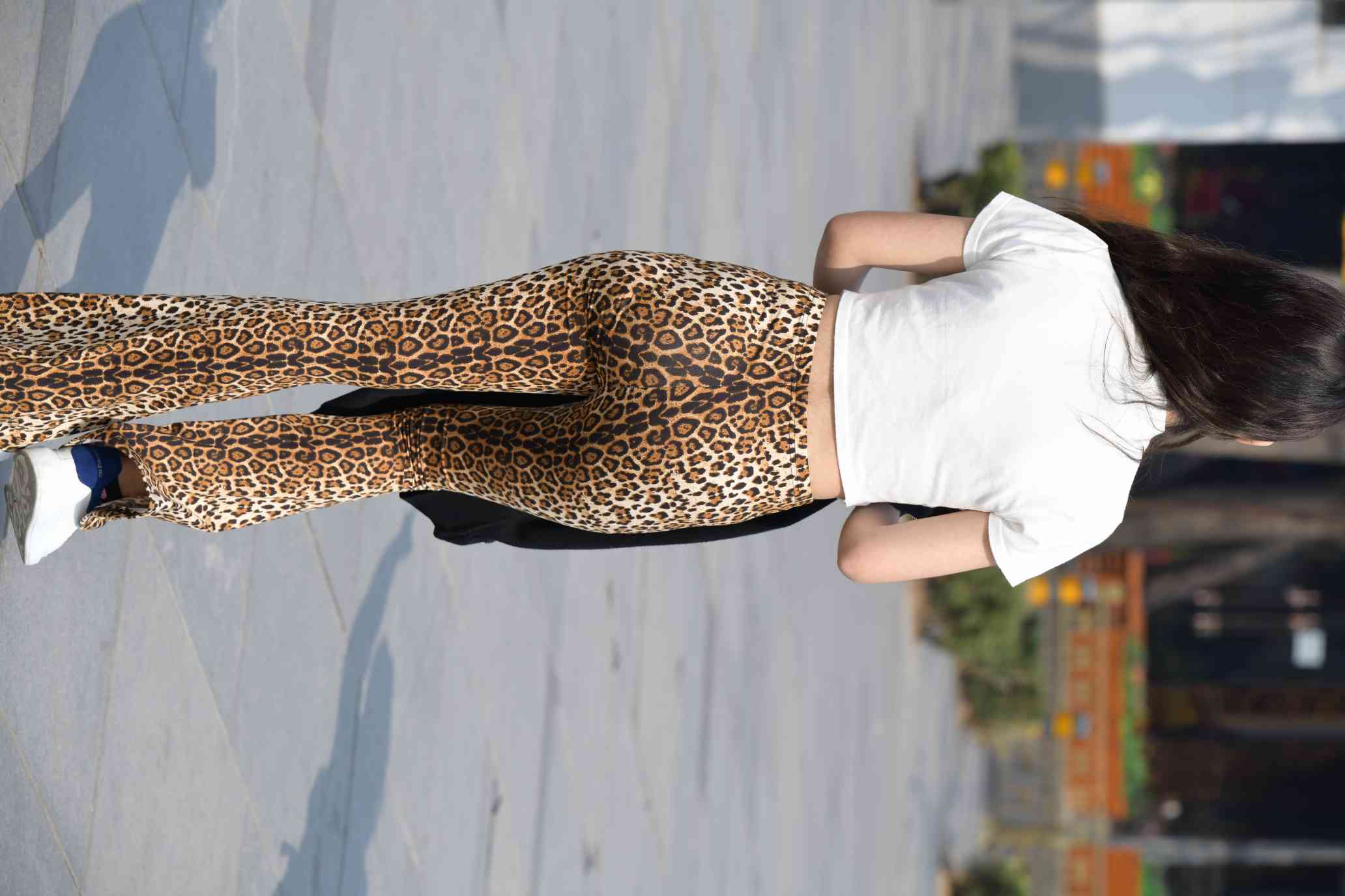 图片[2]-豹纹紧身裤小姑娘【339P】04026-花间社