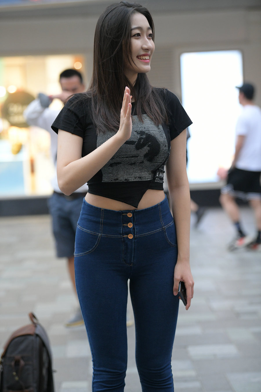 图片[1]-紧身牛仔裤女人J2784 240P-6.66GB-花间社