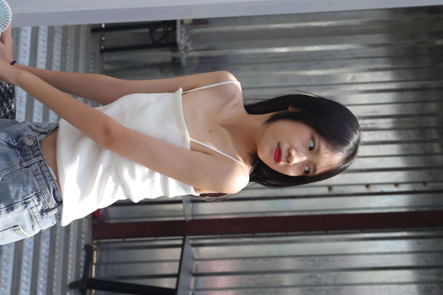 图片[7]-坐在草地上的长发女孩【172P】20012-花间社