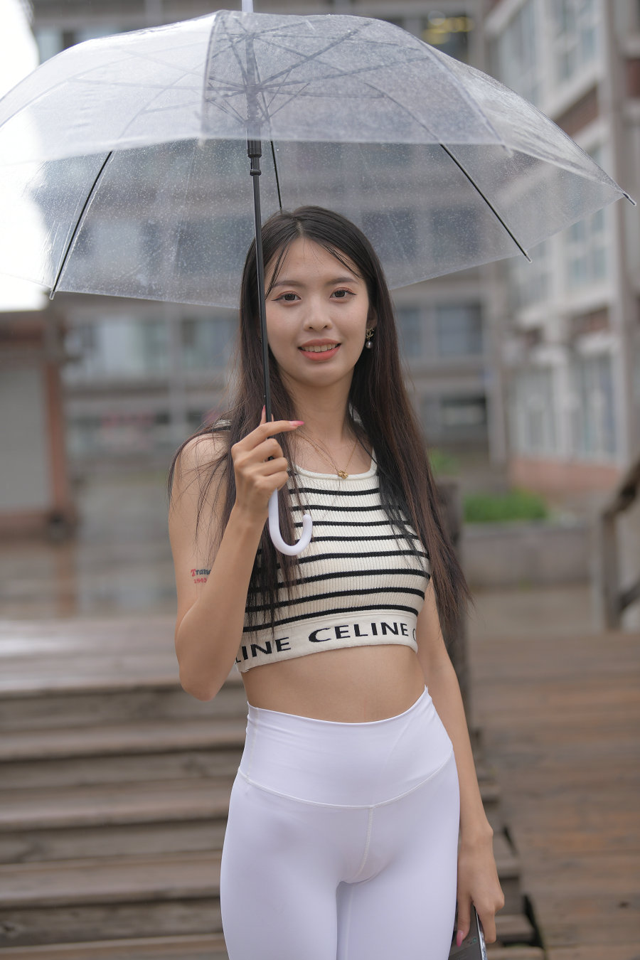 图片[1]-打伞的白色瑜伽裤女孩J2986 622P1V-22.06GB-花间社