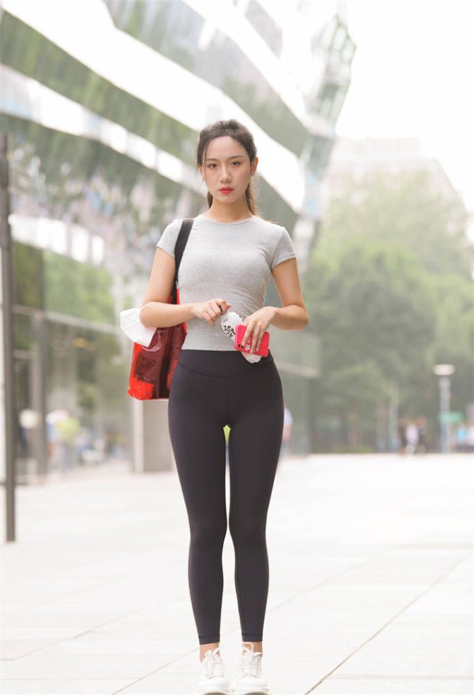 图片[1]-落落大方的瑜伽裤小女人J2221 760P1V-23.7GB-花间社