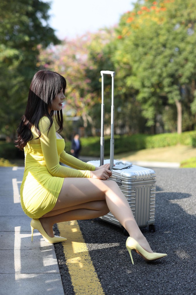 图片[5]-穿紧身裙的美丽姑娘要出去旅行了【419P】00046-花间社