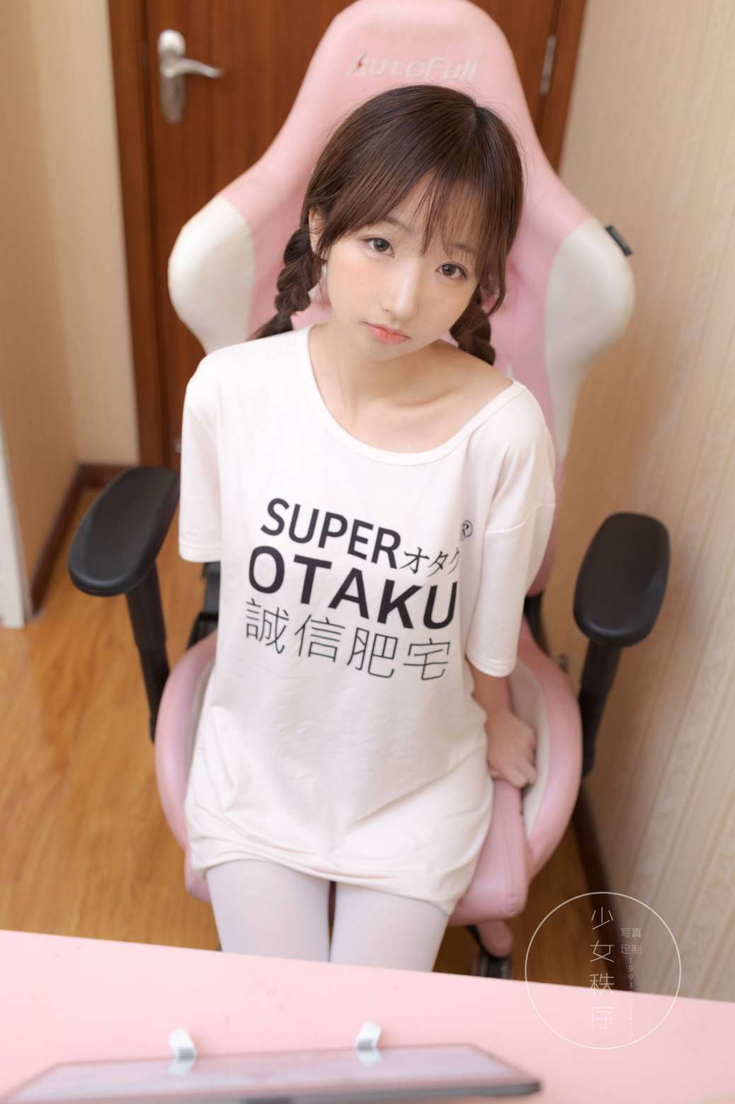 图片[5]-喜欢玩电竞的双马尾粉红女孩【65P】20026-花间社