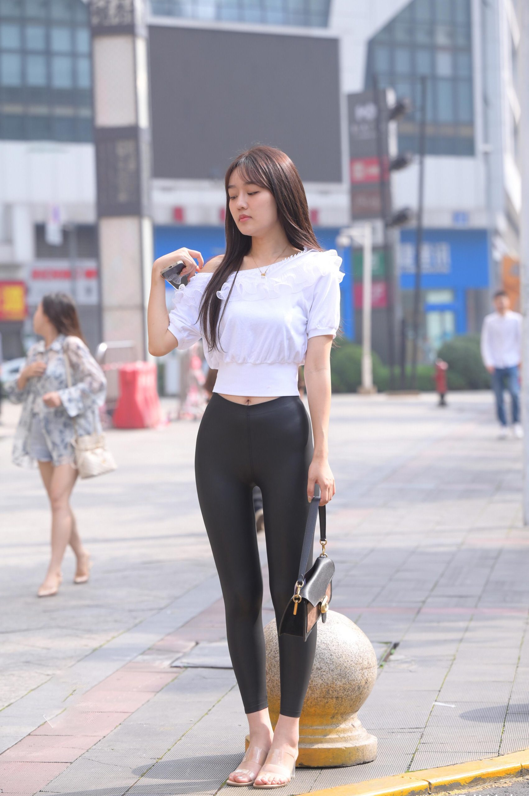 图片[4]-笑容非常甜美且治愈的皮裤女孩 J1945 751P1V-22.1GB-花间社