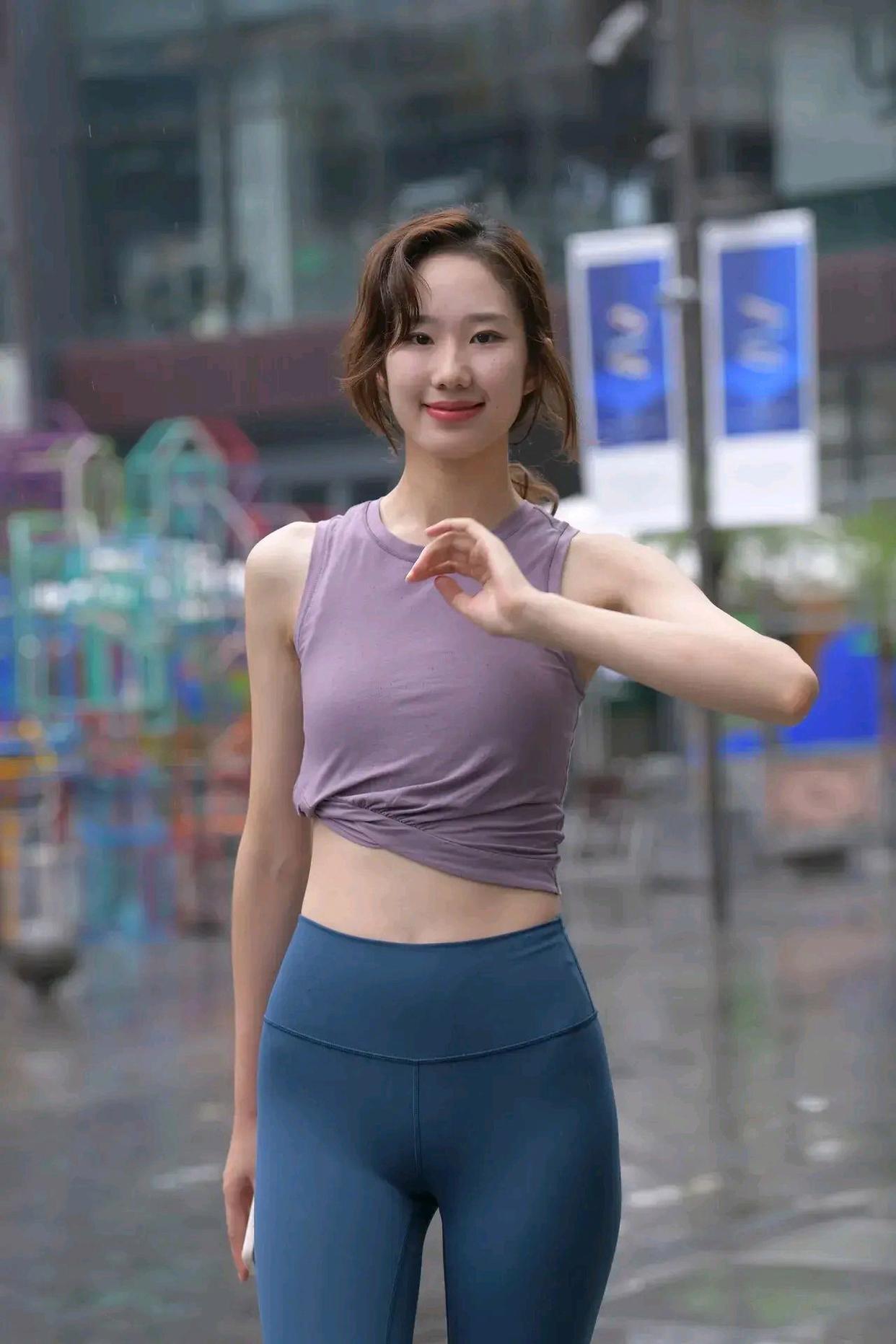 图片[2]-像刘亦菲的蓝色瑜伽裤姑娘J2234 552P1V-20.5GB-花间社