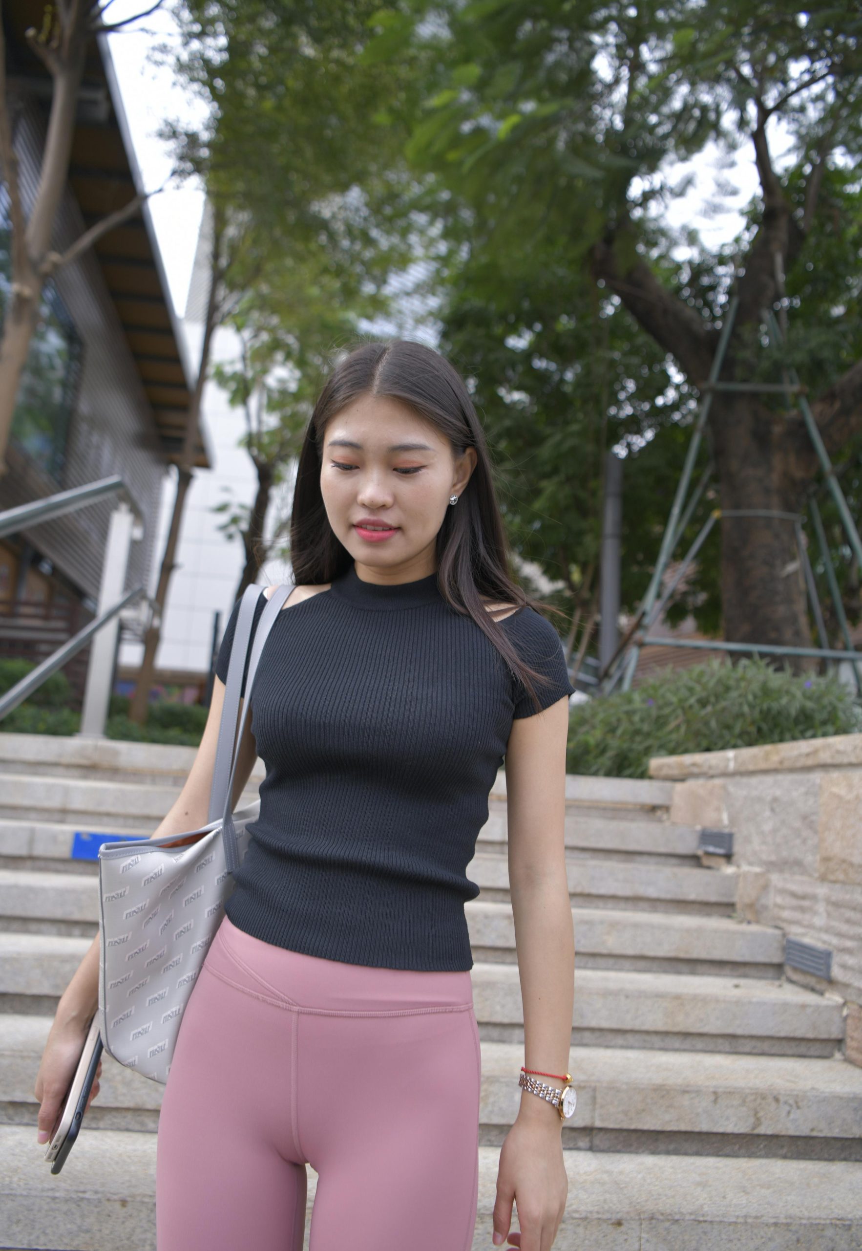 图片[2]-走在街头的瑜伽裤小女人 J1530 213P1V-9.18GB-花间社