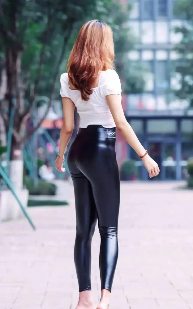 图片[4]-紧身皮裤时尚女人 J1940 605P1V-23.8GB-花间社