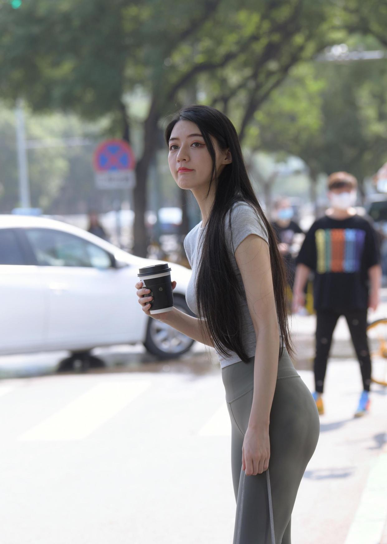 图片[3]-在外面逛街的瑜伽裤女孩J2240 449P1V-16.7GB-花间社