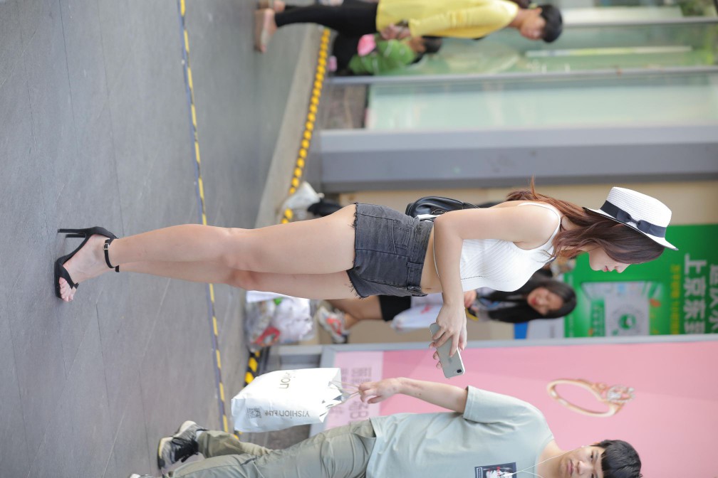 图片[3]-非常时尚阳光的牛仔热裤女孩【808P】00064-花间社