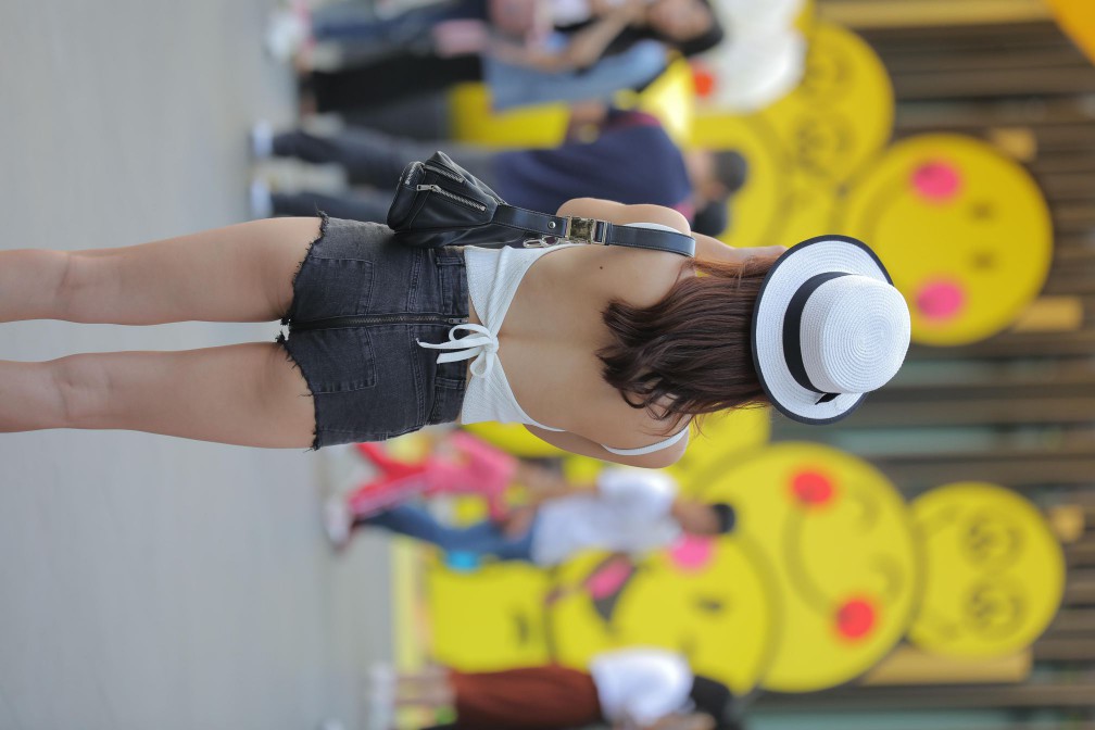 图片[4]-非常时尚阳光的牛仔热裤女孩【808P】00064-花间社