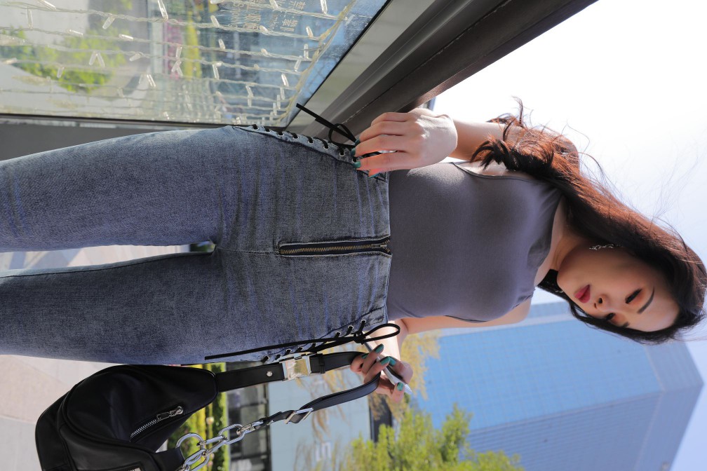 图片[3]-漂亮的紧身牛仔裤长发女孩【474P】00059-花间社