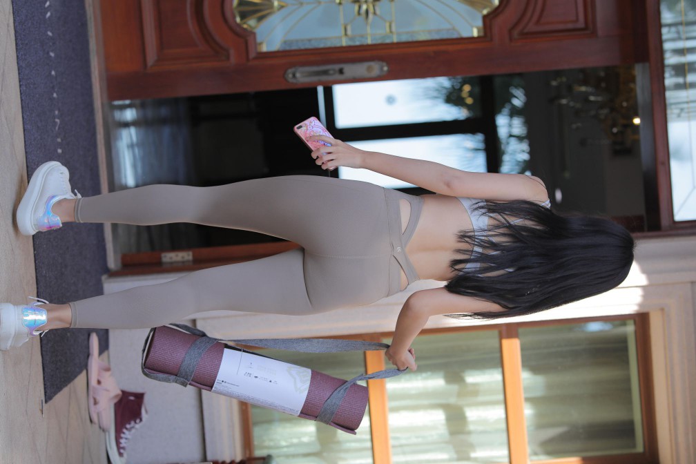 图片[5]-灰色瑜伽裤温柔的女孩【369P】00058-花间社