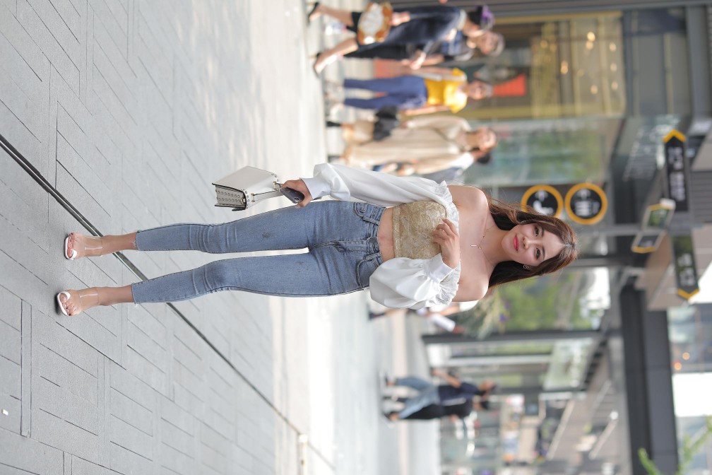 图片[3]-长相甜美的紧身牛仔裤姑娘【114P】00038-花间社