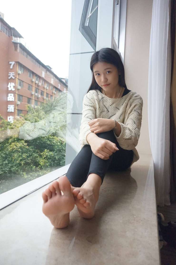 图片[3]-眼神很清澈的赤脚女孩【59P】20020-花间社