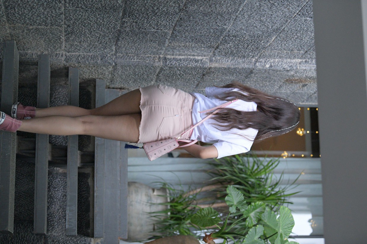 图片[2]-非常清纯甜美的短裙姑娘在逛街【458P】00052-花间社