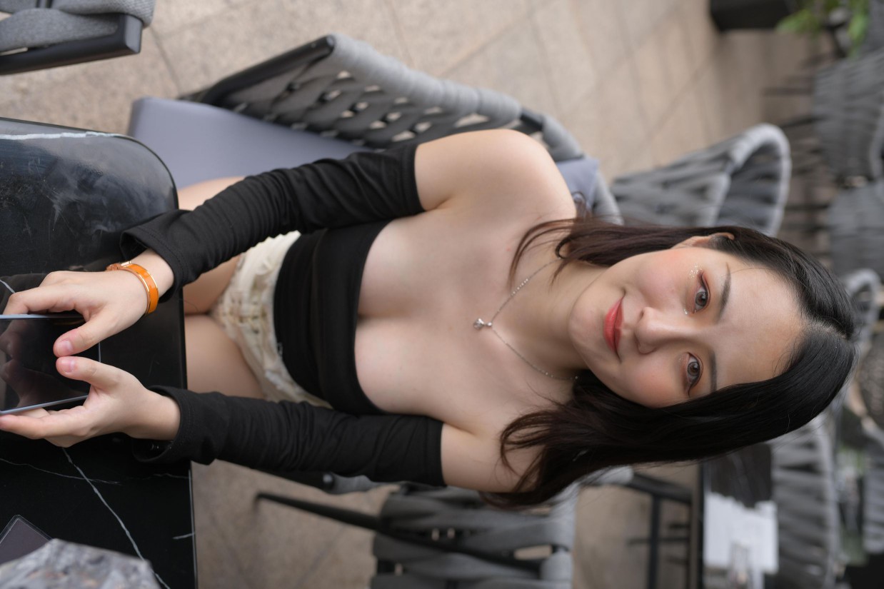 图片[3]-白色短裤的女生笑的很开心【177P】00035-花间社