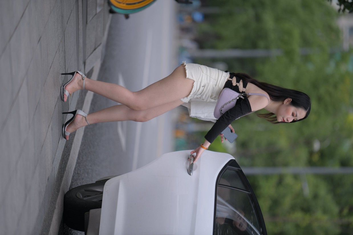 图片[6]-长发飘飘的白色热裤美丽女孩【49P】00029-花间社