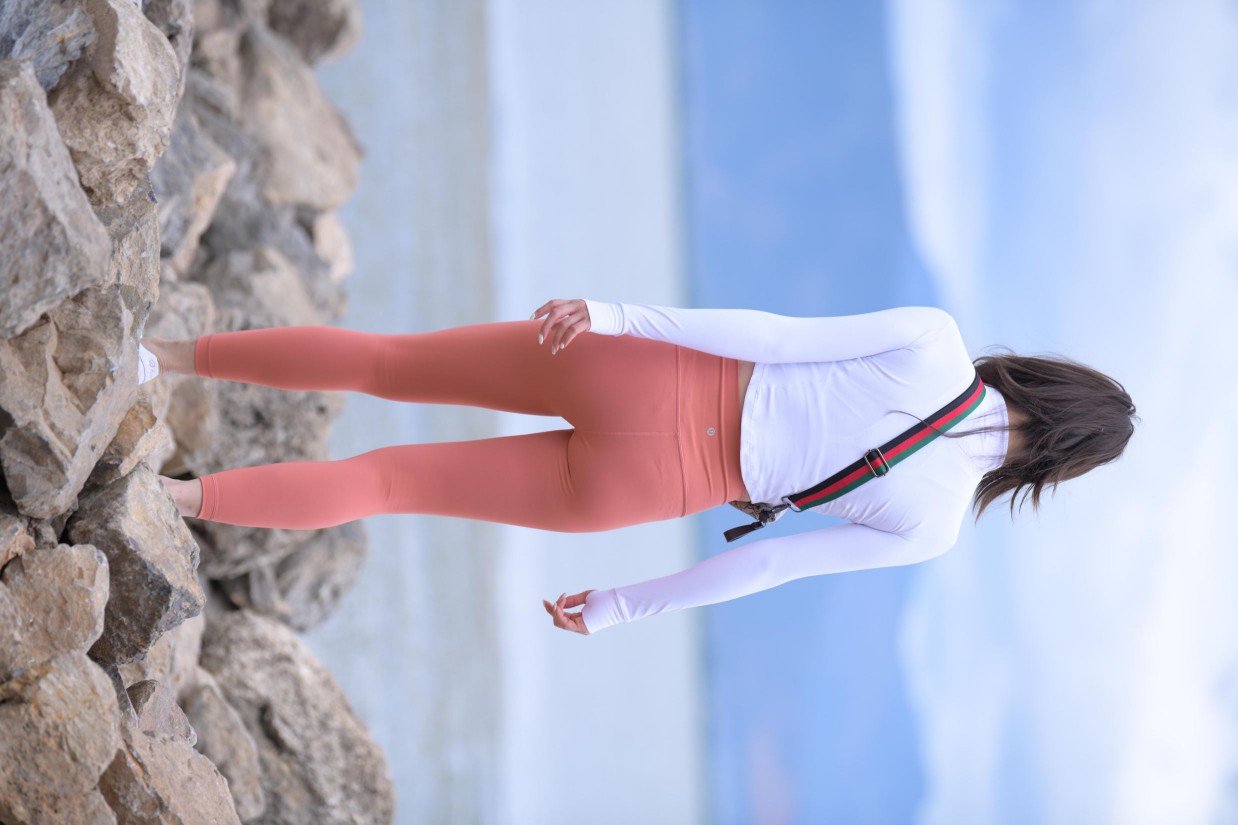 图片[6]-橙色瑜伽裤的高马尾姑娘【615P】00051-花间社