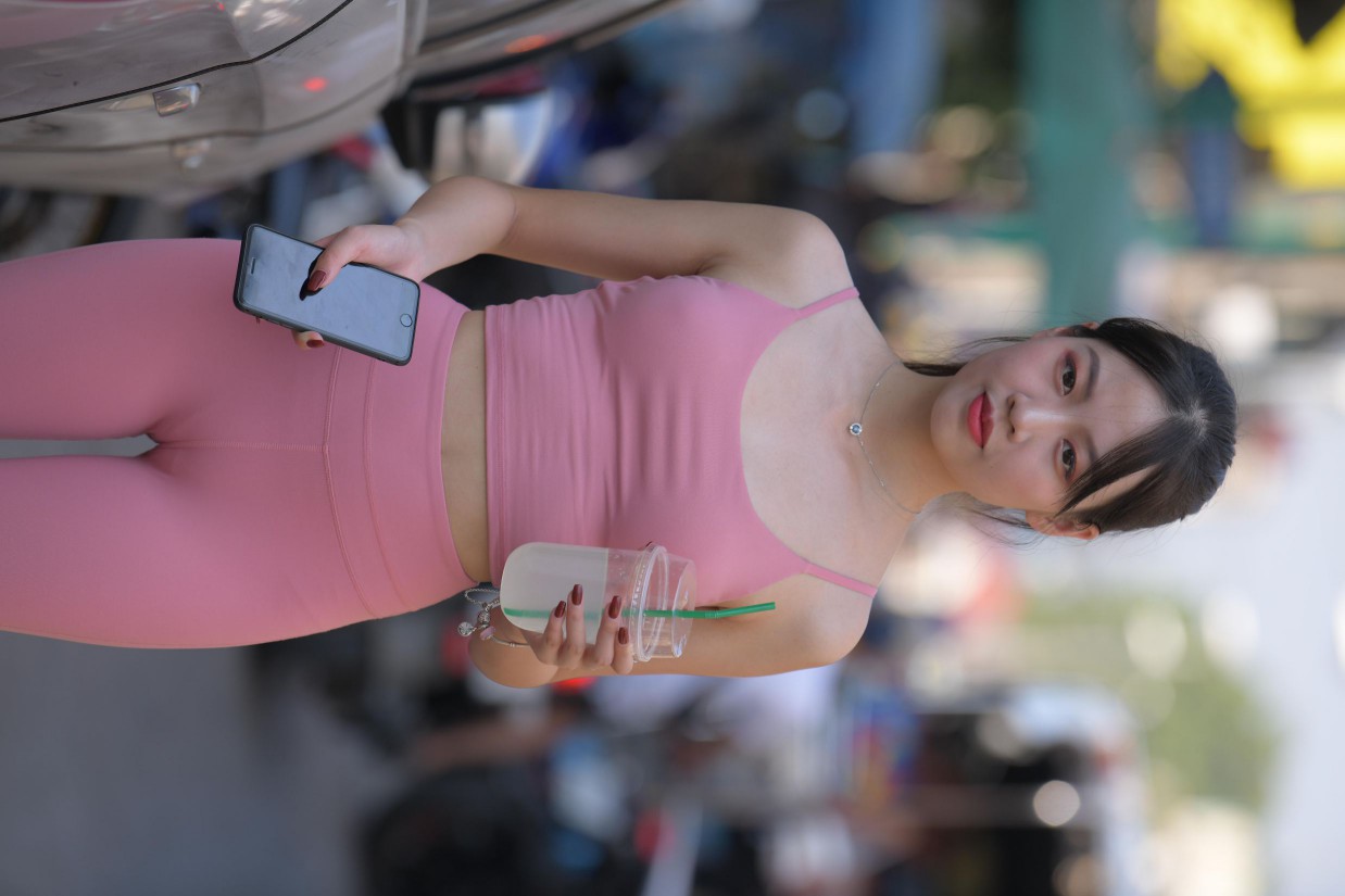 图片[5]-粉色的甜美瑜伽裤女孩在逛街【372P】00057-花间社