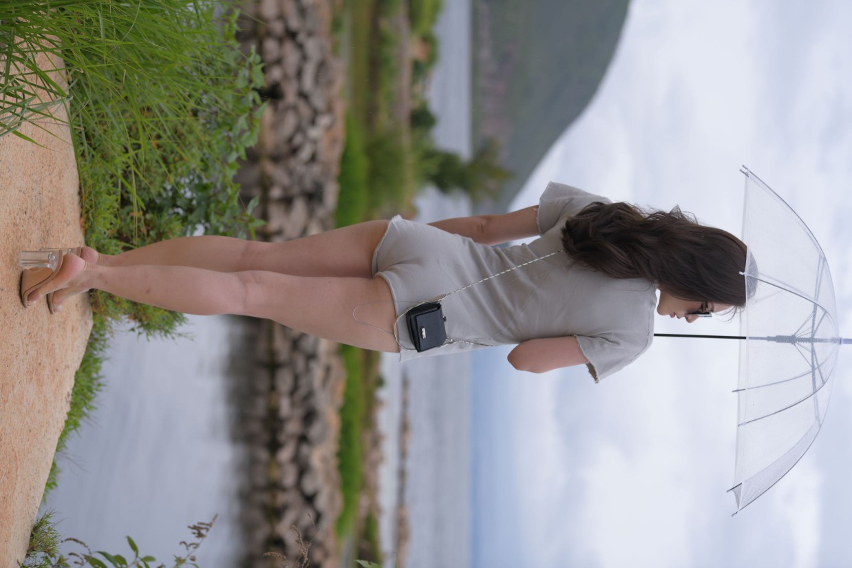 图片[6]-在海边开跑车的连衣短裤女孩【390P】00030-花间社