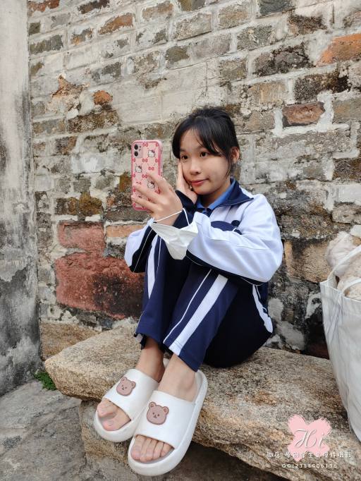 图片[5]-【免费】专心致志玩手机的女孩【42P】20028-花间社