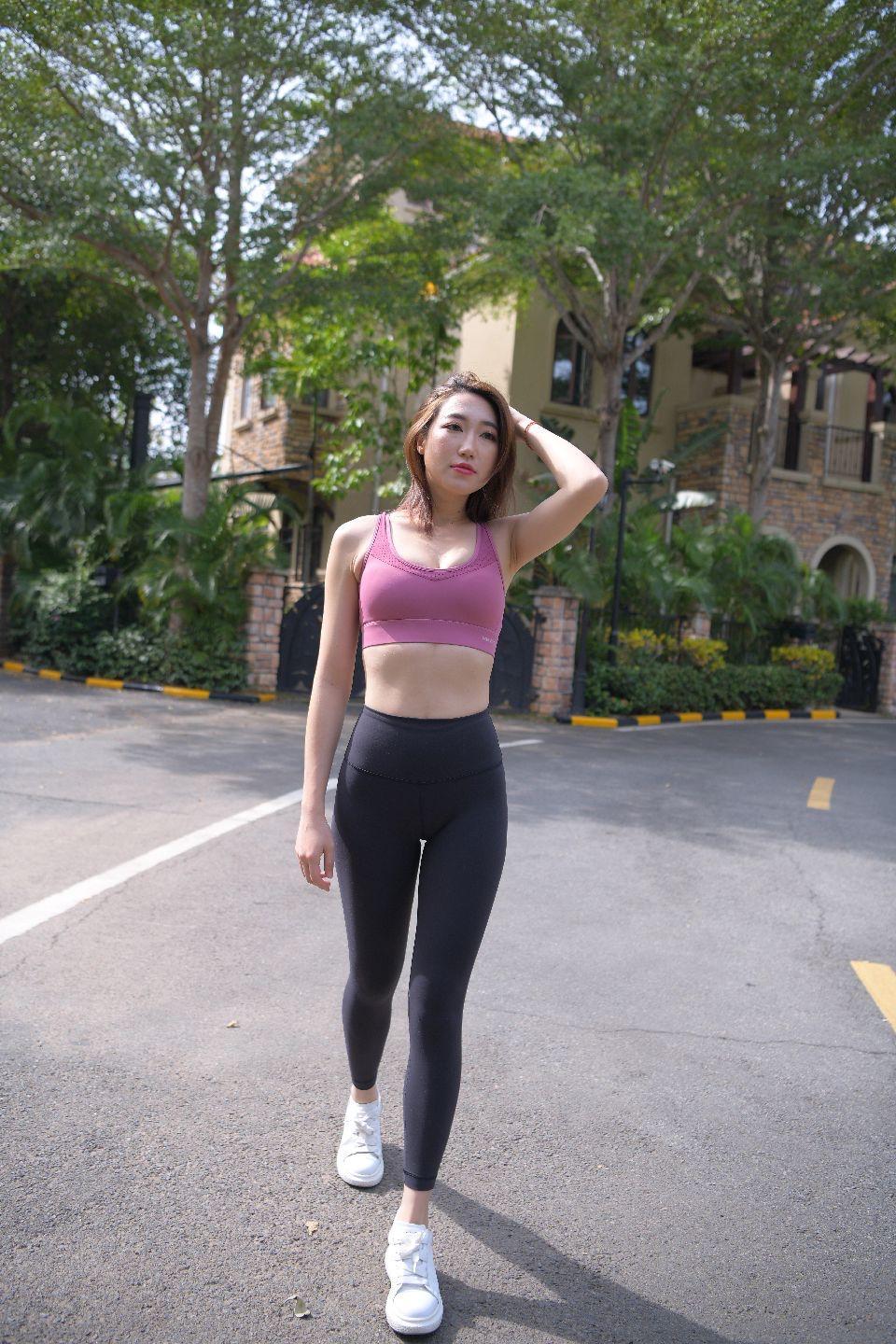 图片[1]-风情万种的瑜伽裤女人 J1531 375P5V-17.3GB-花间社