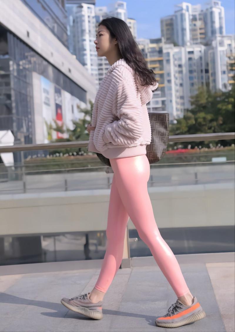 图片[2]-粉红色紧身裤的女孩 J1482 365P2V-18.1GB-花间社