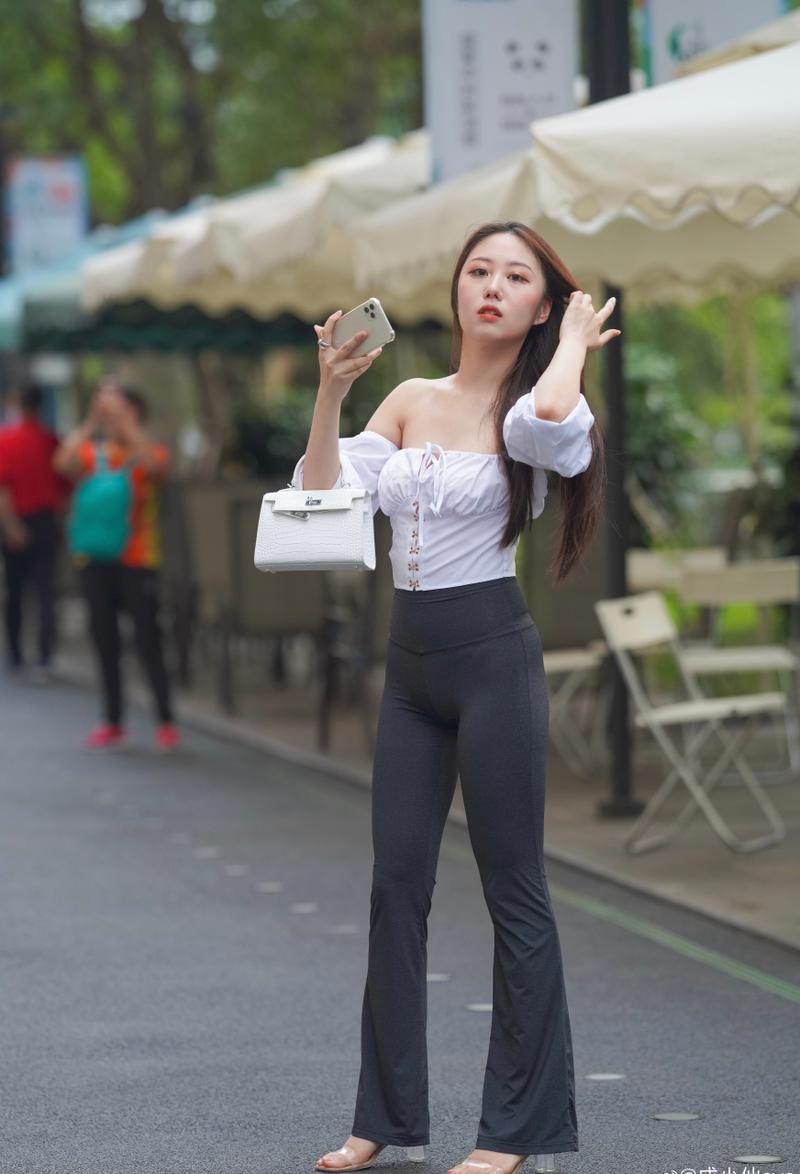 图片[2]-身材非常哇塞的瑜伽裤女孩  J1333 521P6V-21.6GB-花间社