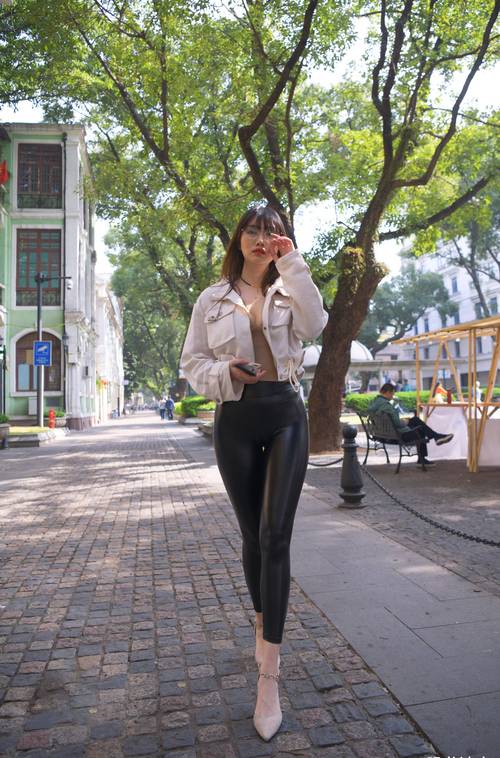 图片[2]-戴眼镜的皮裤女孩 J1473 1046P2V-35.5GB-花间社