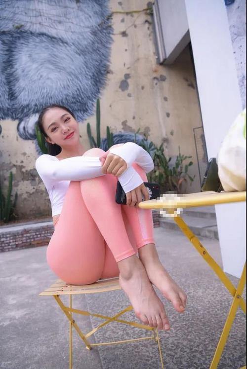 图片[3]-粉色紧身裤漂亮女孩 J1433 749P1V-20.0GB-花间社