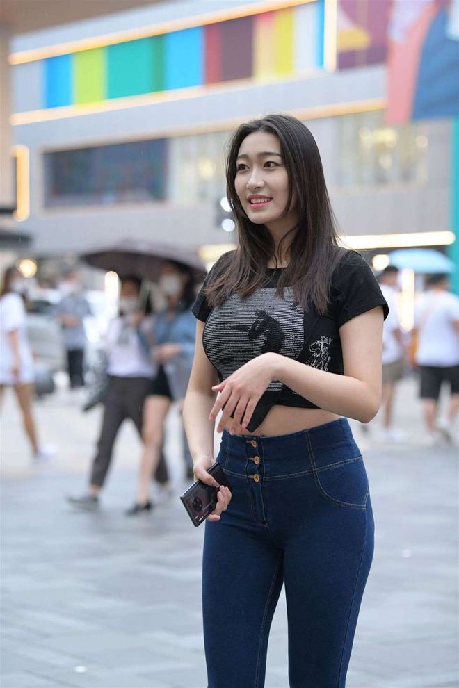 图片[3]-紧身牛仔裤女人J2784 240P-6.66GB-花间社