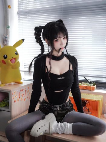 图片[4]-牛仔热裤+灰丝姑娘玩自拍-花间社