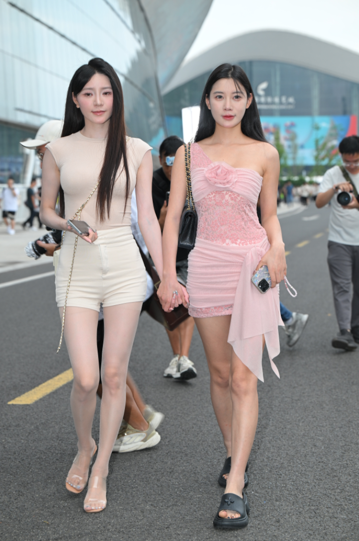 图片[2]-粉白闺蜜 – J9441【109P-1.95GB】-花间社