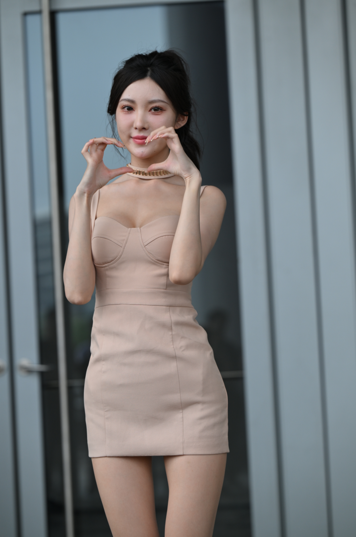 图片[1]-都市轻熟调丨裸色吊带裙的优雅氛围感 -J9636【166P-2.94GB】-花间社