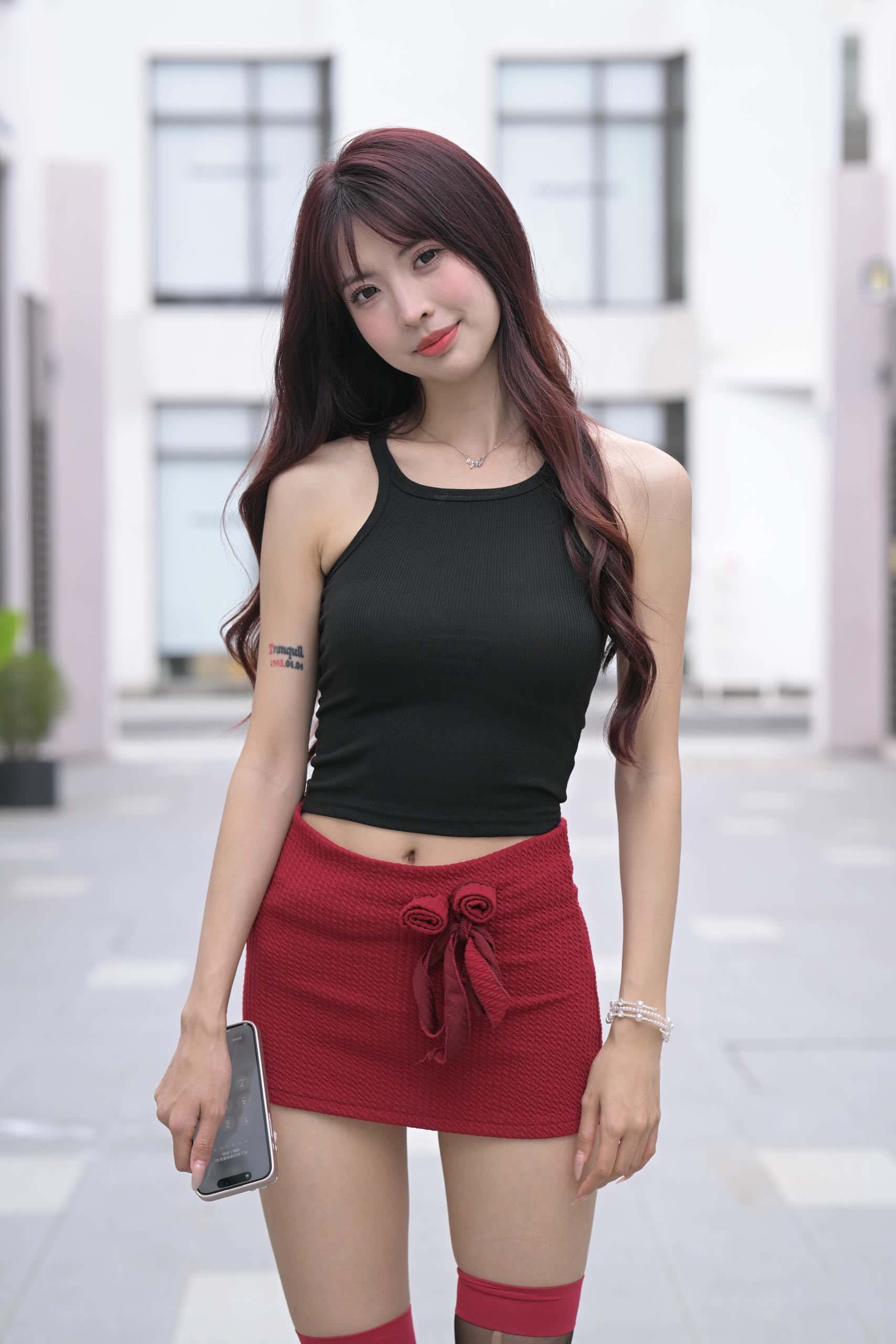 图片[4]-穿红色短裙黑丝的软甜少女 -J8145【870P】-花间社