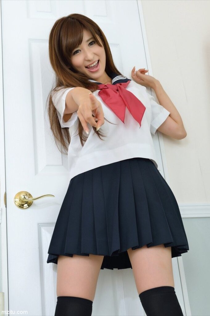 日本校花真甜美-花间社