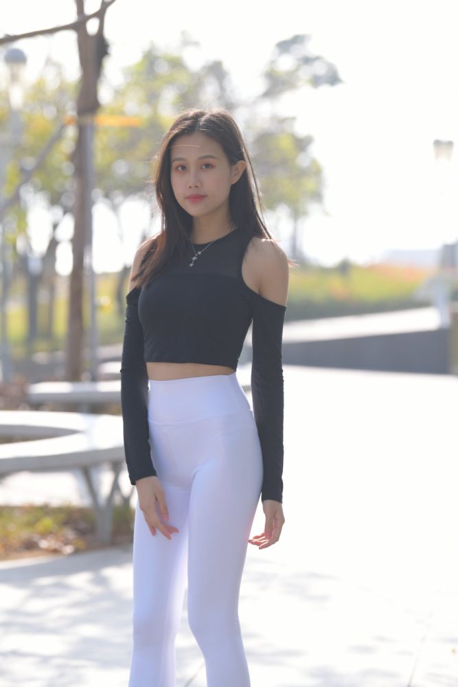 穿紧身白裤的端庄女孩 J1436 674P1V-22.2GB-花间社