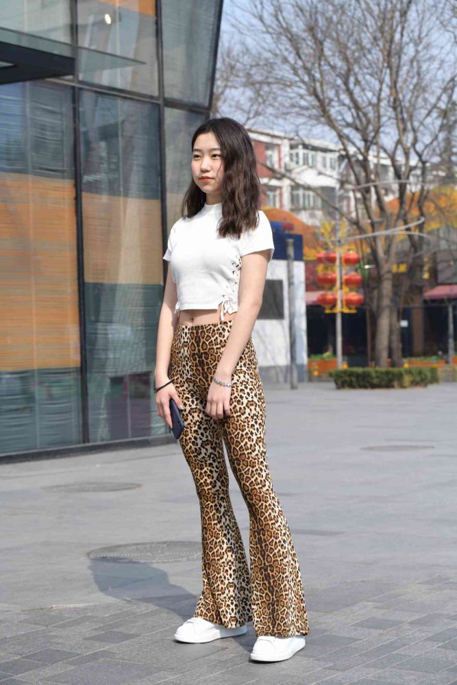 豹纹紧身裤小姑娘【339P】04026-花间社