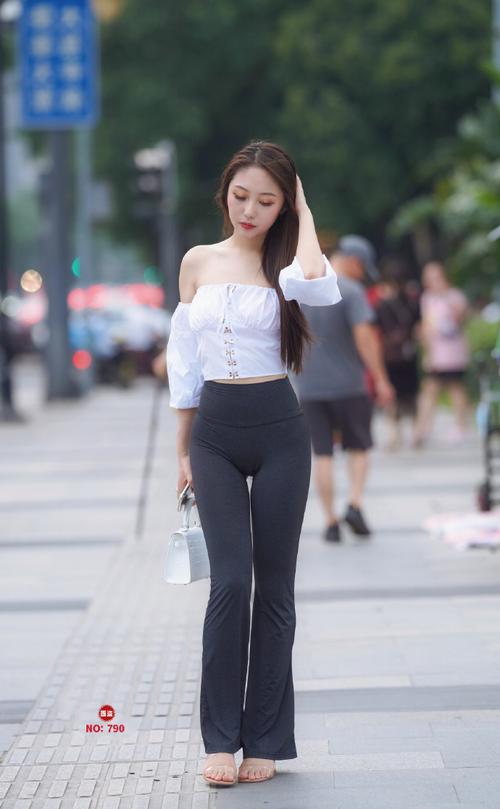 身材非常哇塞的瑜伽裤女孩  J1333 521P6V-21.6GB-花间社