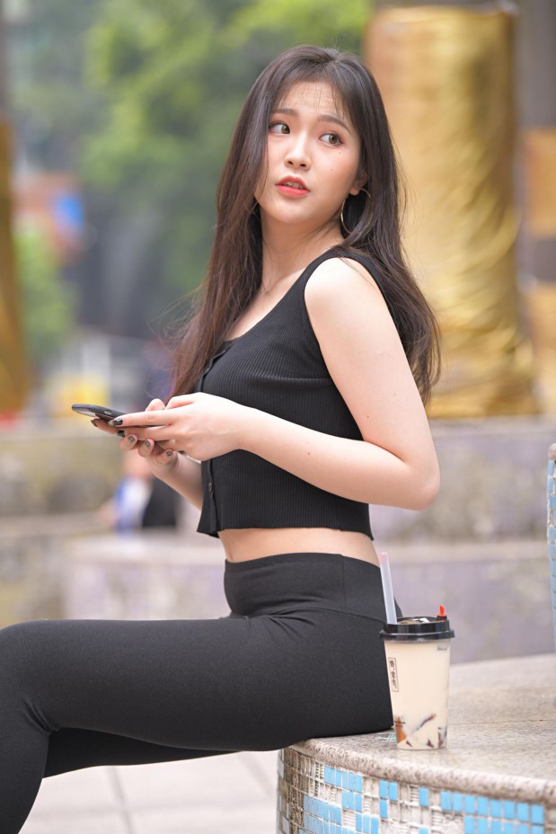 喝奶茶的黑色瑜伽裤长发姑娘【376P】00055-花间社