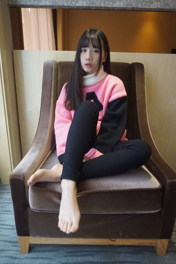 齐刘海的长发女孩【70P】20016-花间社