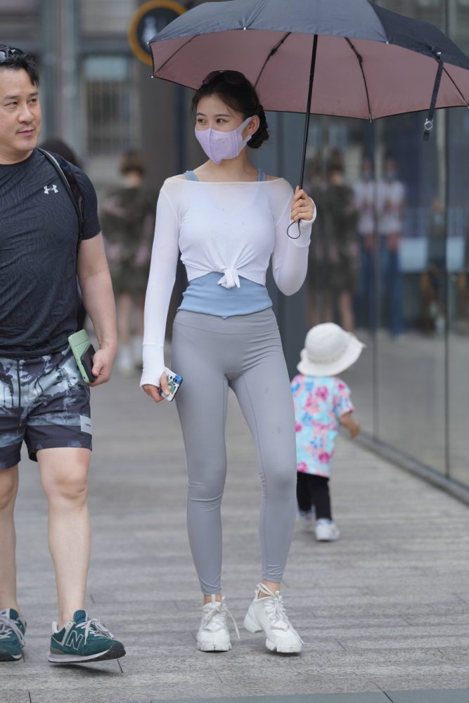 街拍逛街的瑜伽裤小女人  J2874 36P-469MB-花间社