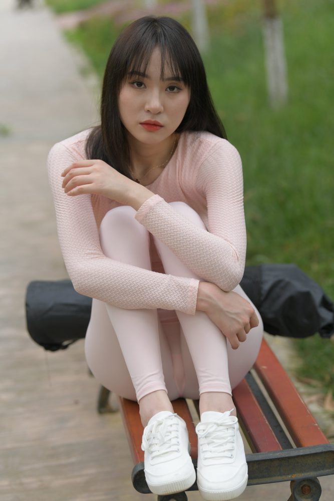 粉粉的瑜伽裤女孩太可爱了 J2090 854P1V-30.4GB-花间社