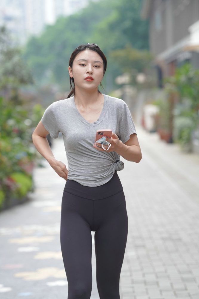 户外运动的瑜伽裤女孩J3008 845P2V-22.9GB-花间社